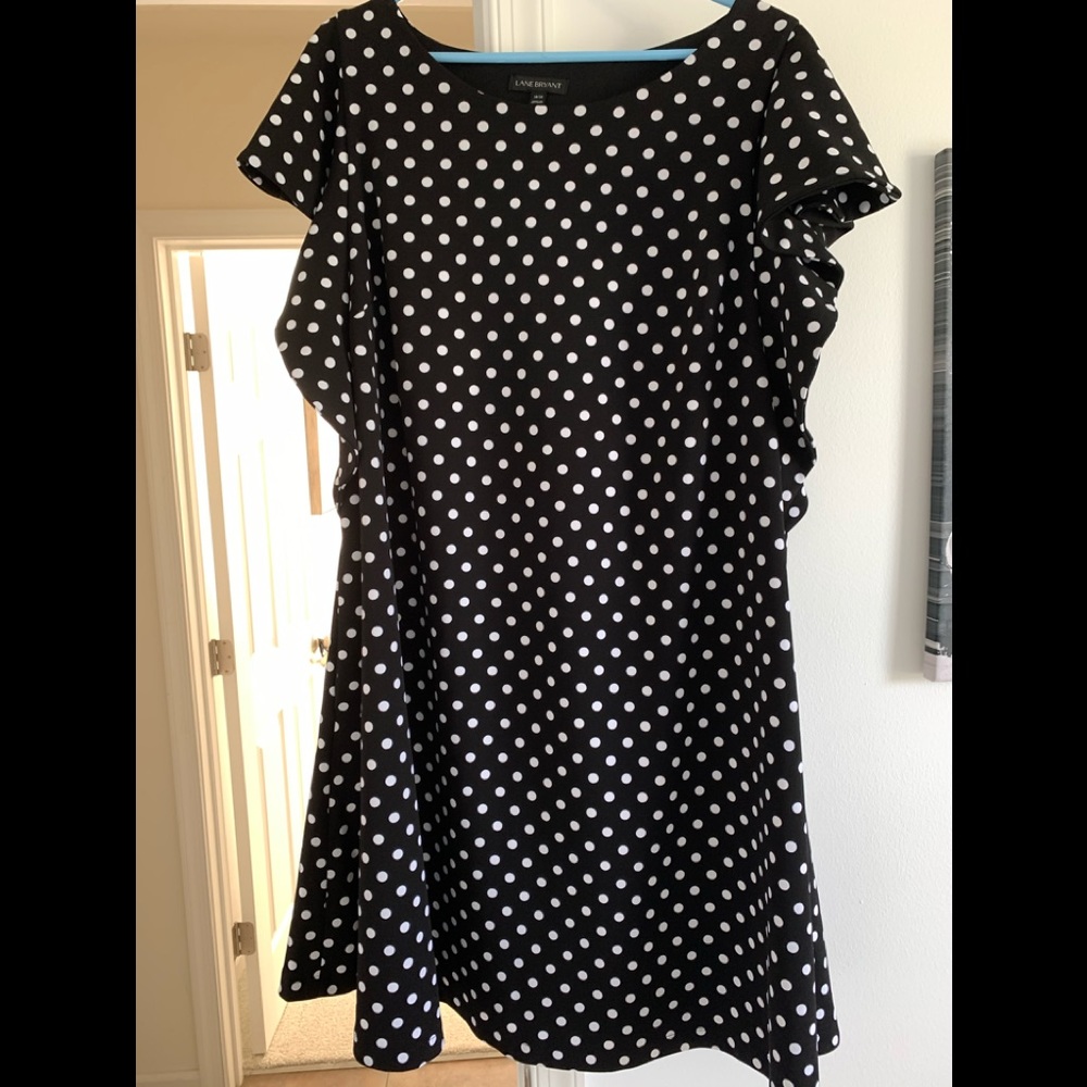 Lane Bryant ruffled polks dot dress with POCKETS!
